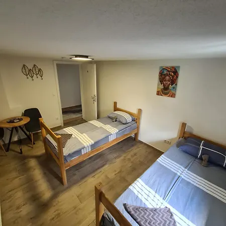 No Name Guest house *